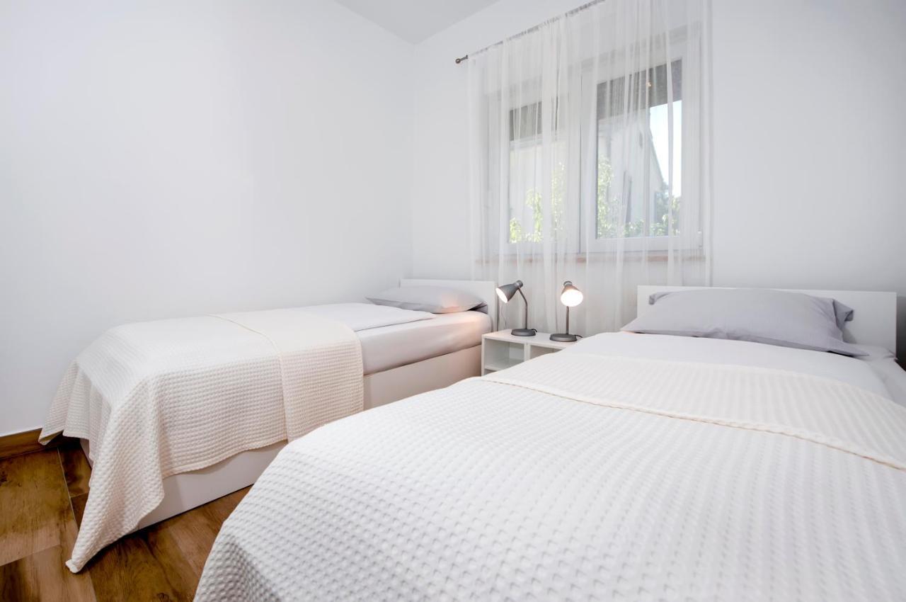 Apartmani Brajkovic 로비니 외부 사진